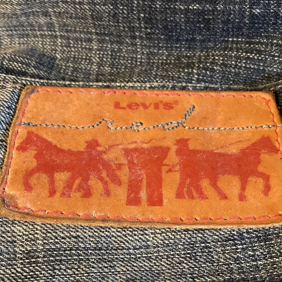Original Red Levi’s an ICONIC pant - Picture 9 of 10